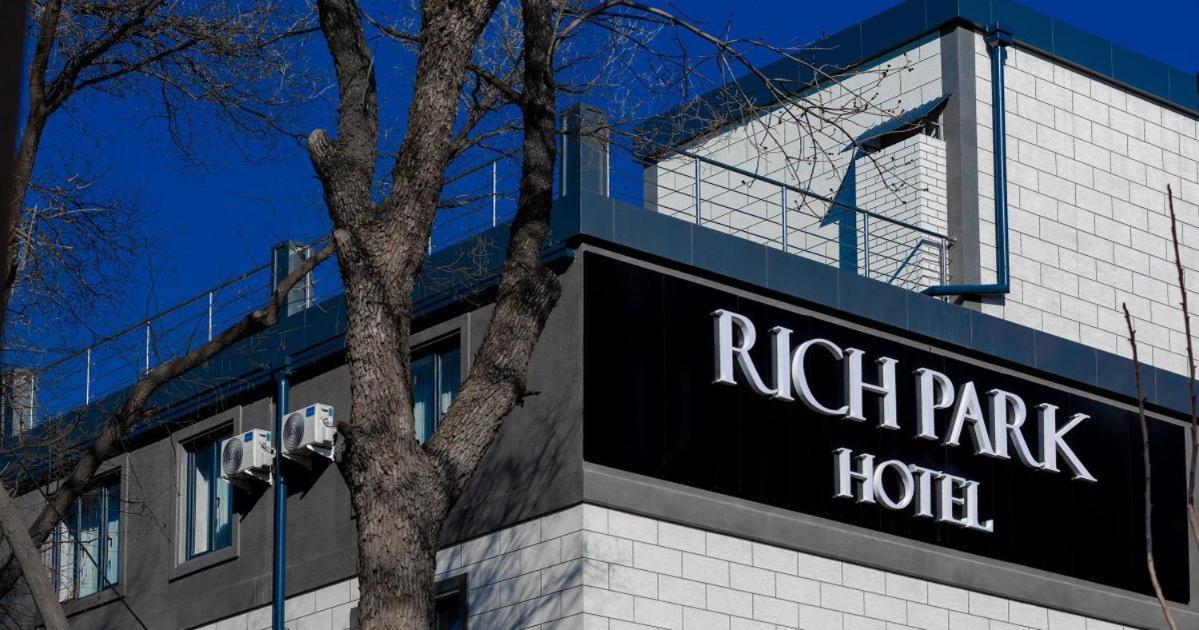 Rich Park Hotel Tasjkent Buitenkant foto